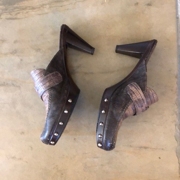 Stuart Weitzman brown embossed mules - Picture 3 of 5